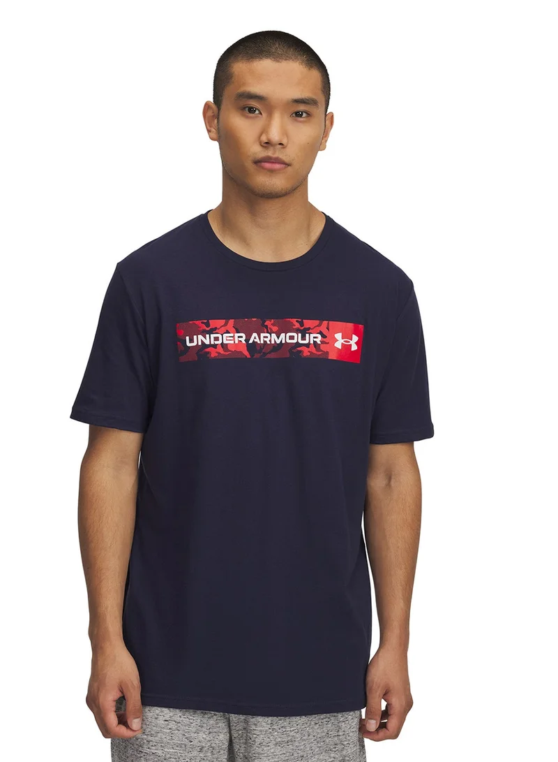 UNDER ARMOUR Camo Chest Stripe T-Shirt